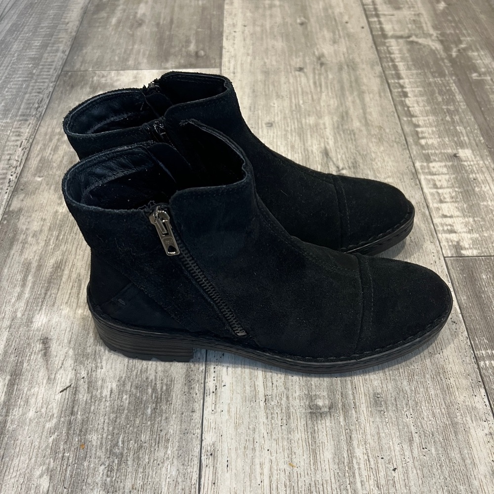 Eric Michael Black Suede Ankle Boot Black size EU38/US 7.5-8 - Picture 4 of 6